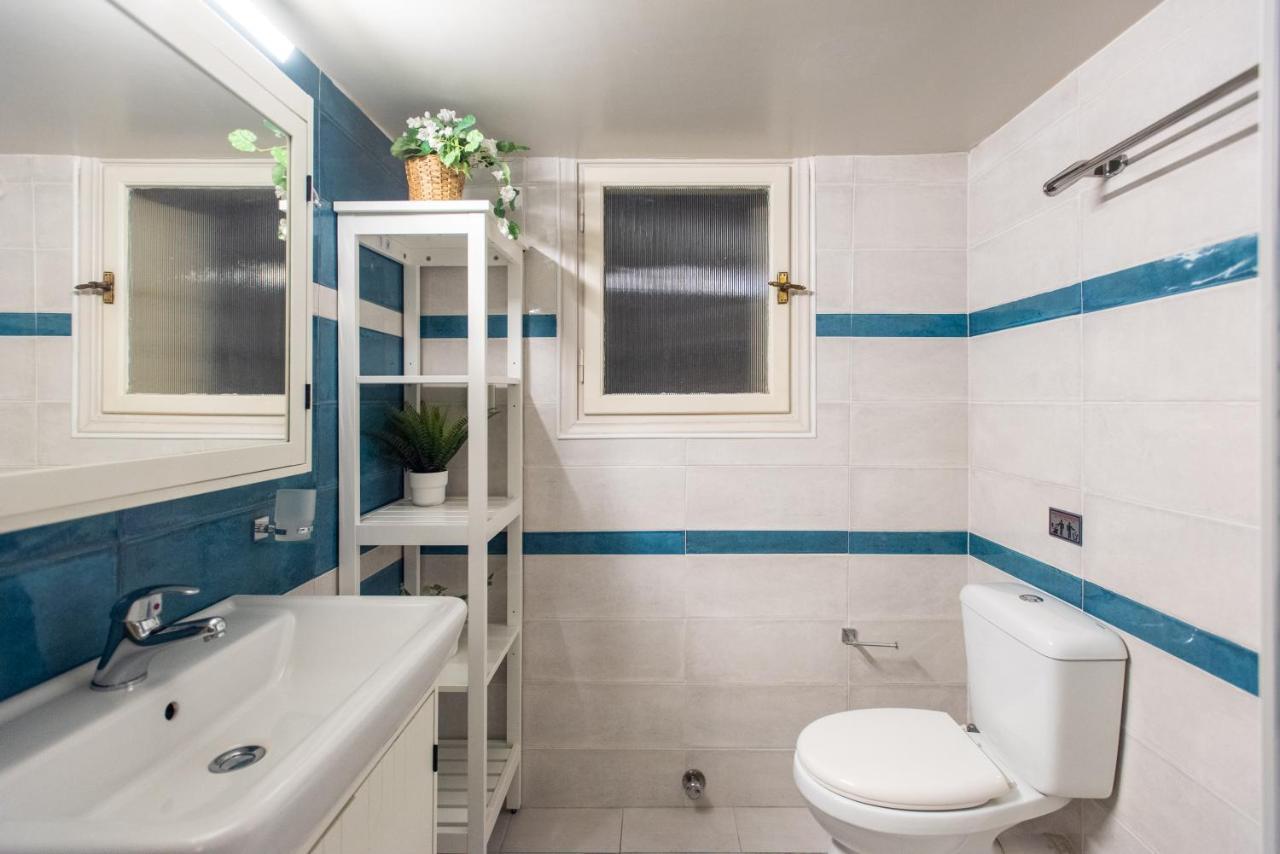 Blue Ark Gate To History Apartment Athena Bagian luar foto