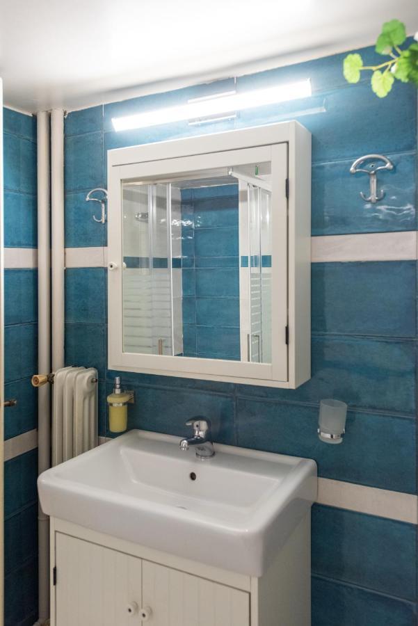 Blue Ark Gate To History Apartment Athena Bagian luar foto